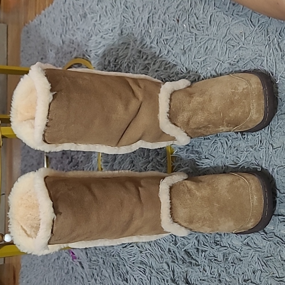 Never worn UGG